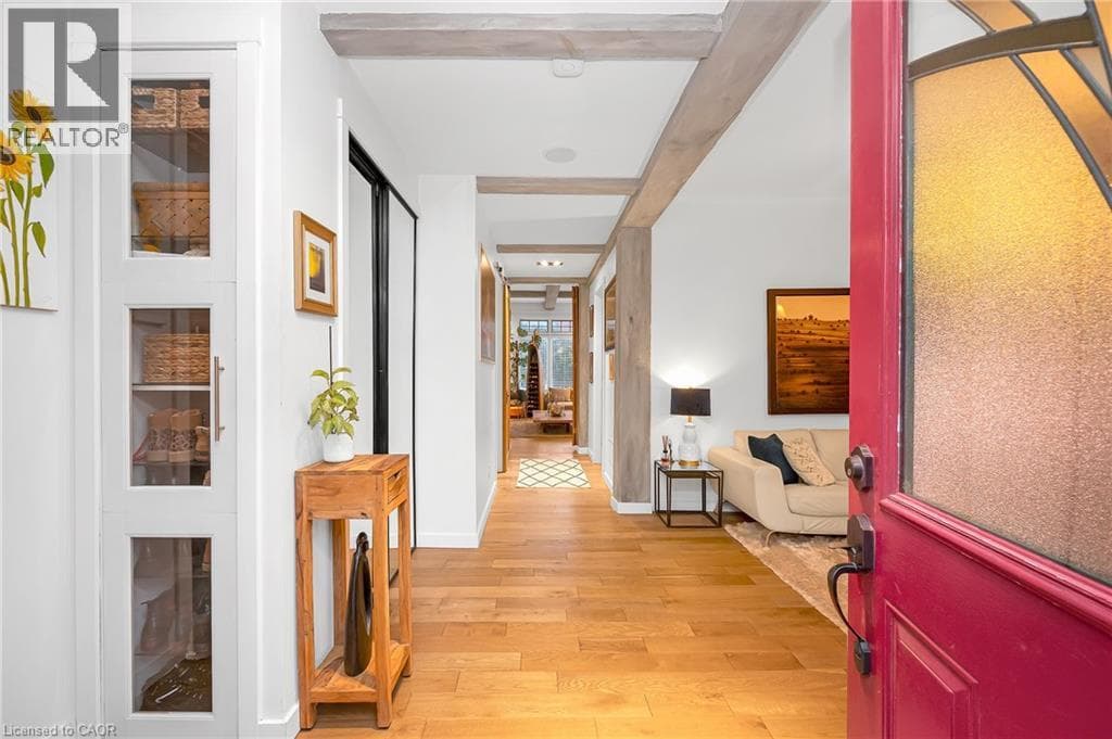 7 FOSTER STREET — photo 2