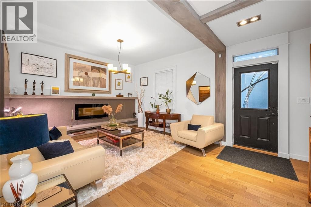 7 FOSTER STREET — photo 3