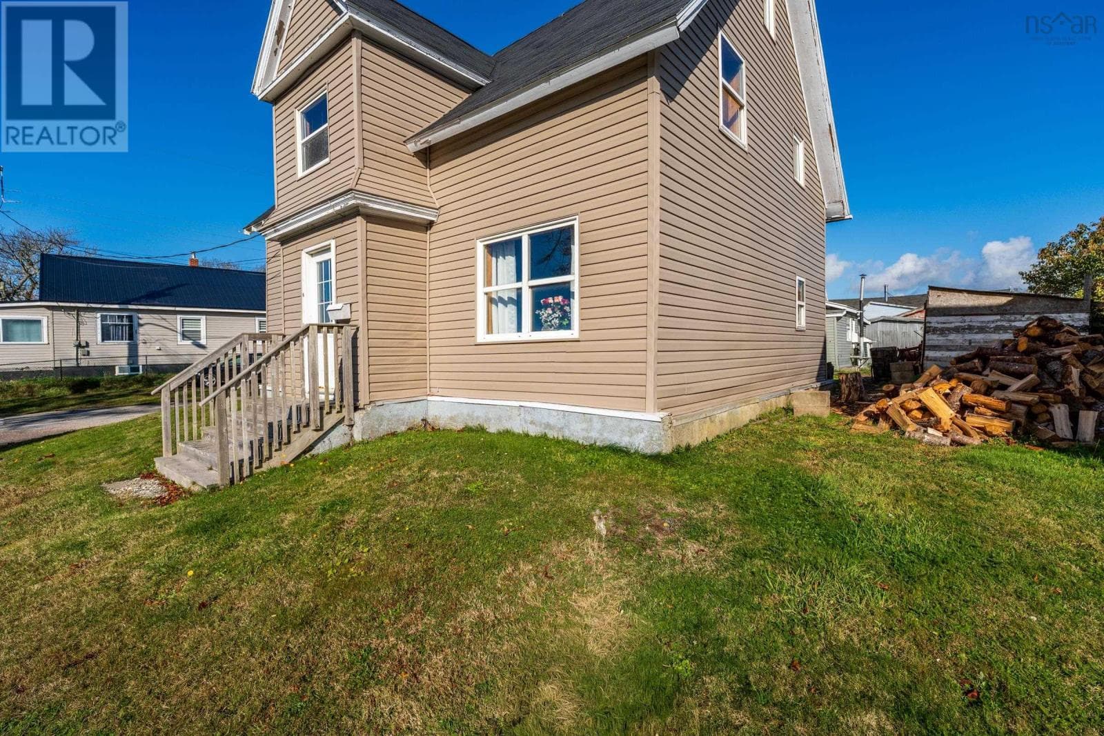 16 COMMERCIAL STREET — photo 3