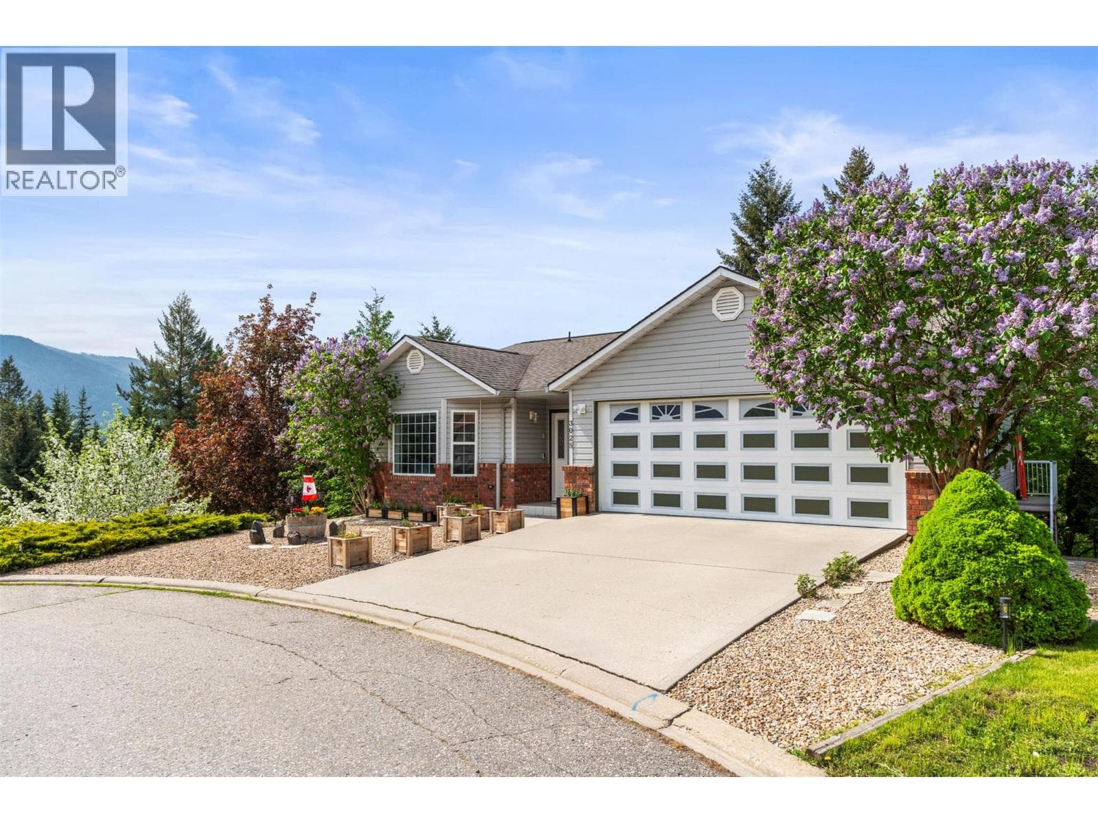 3025 MURISON PLAZA, Interior REALTORS® — photo 3