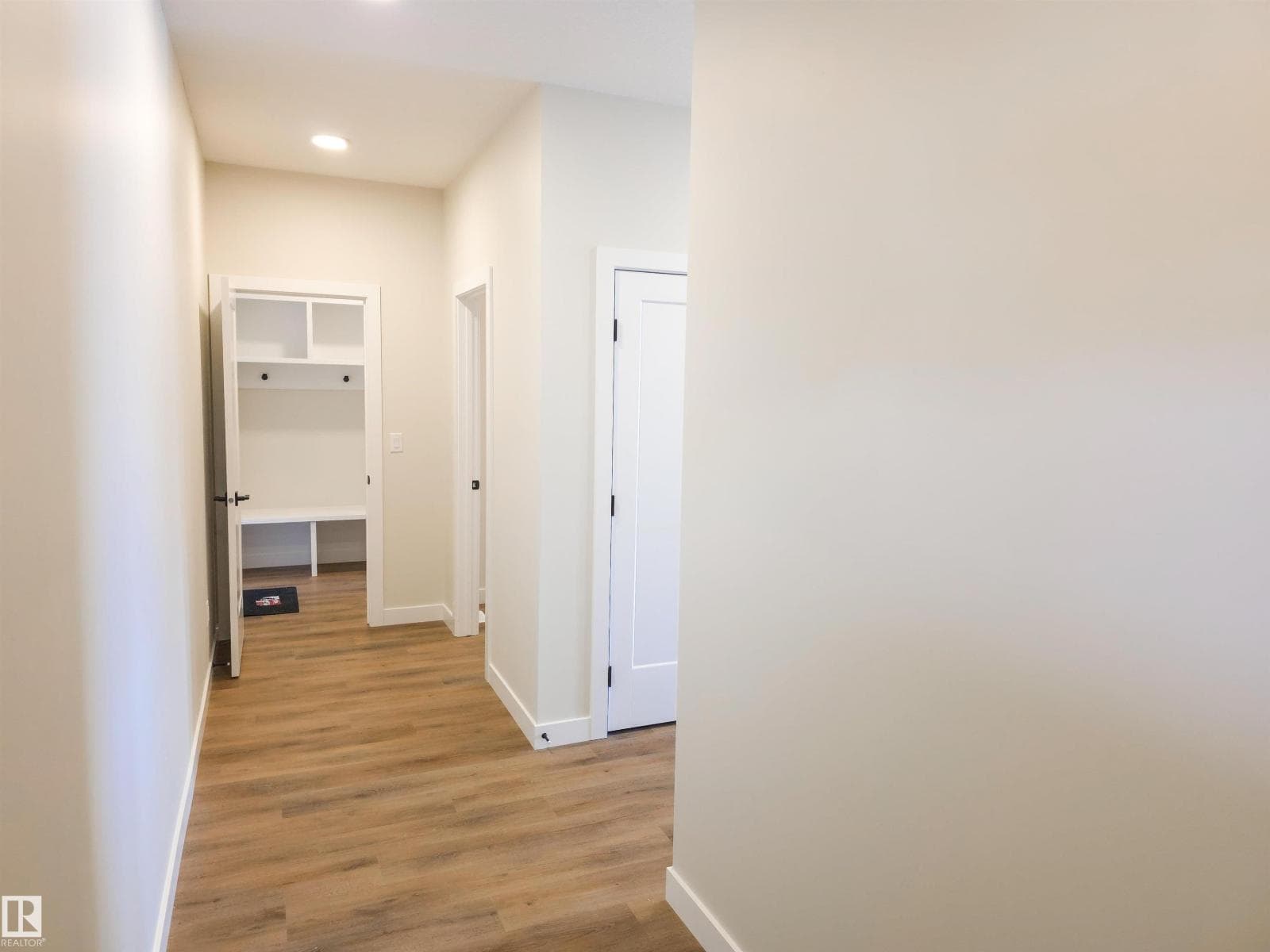 170 CALEDON CR — photo 2