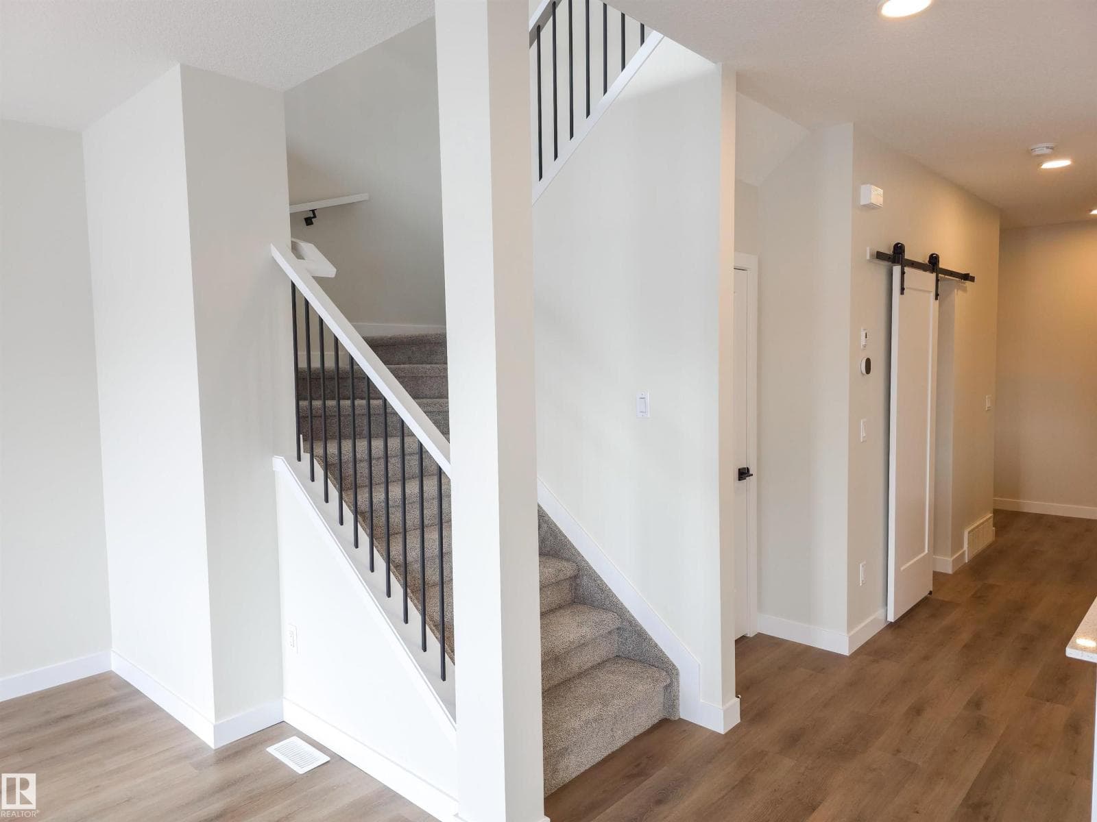 170 CALEDON CR — photo 4
