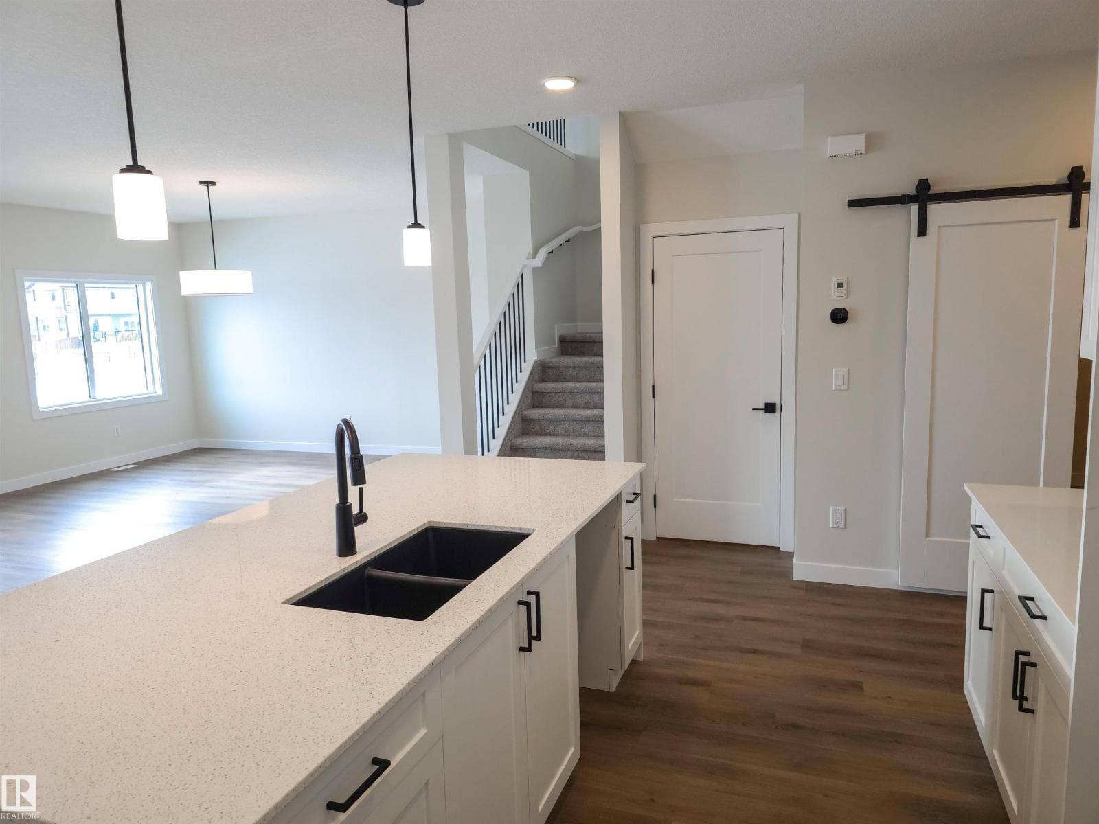 170 CALEDON CR — photo 5