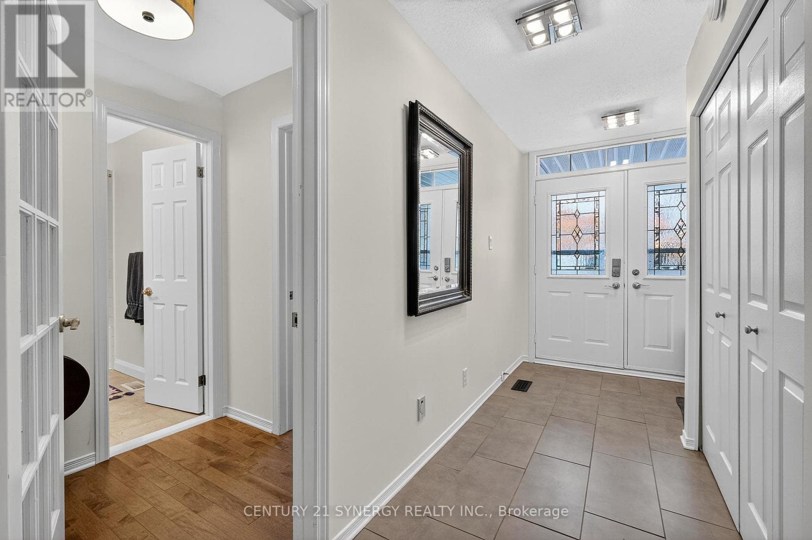 47 - 18 OYSTER BAY COURT — photo 3