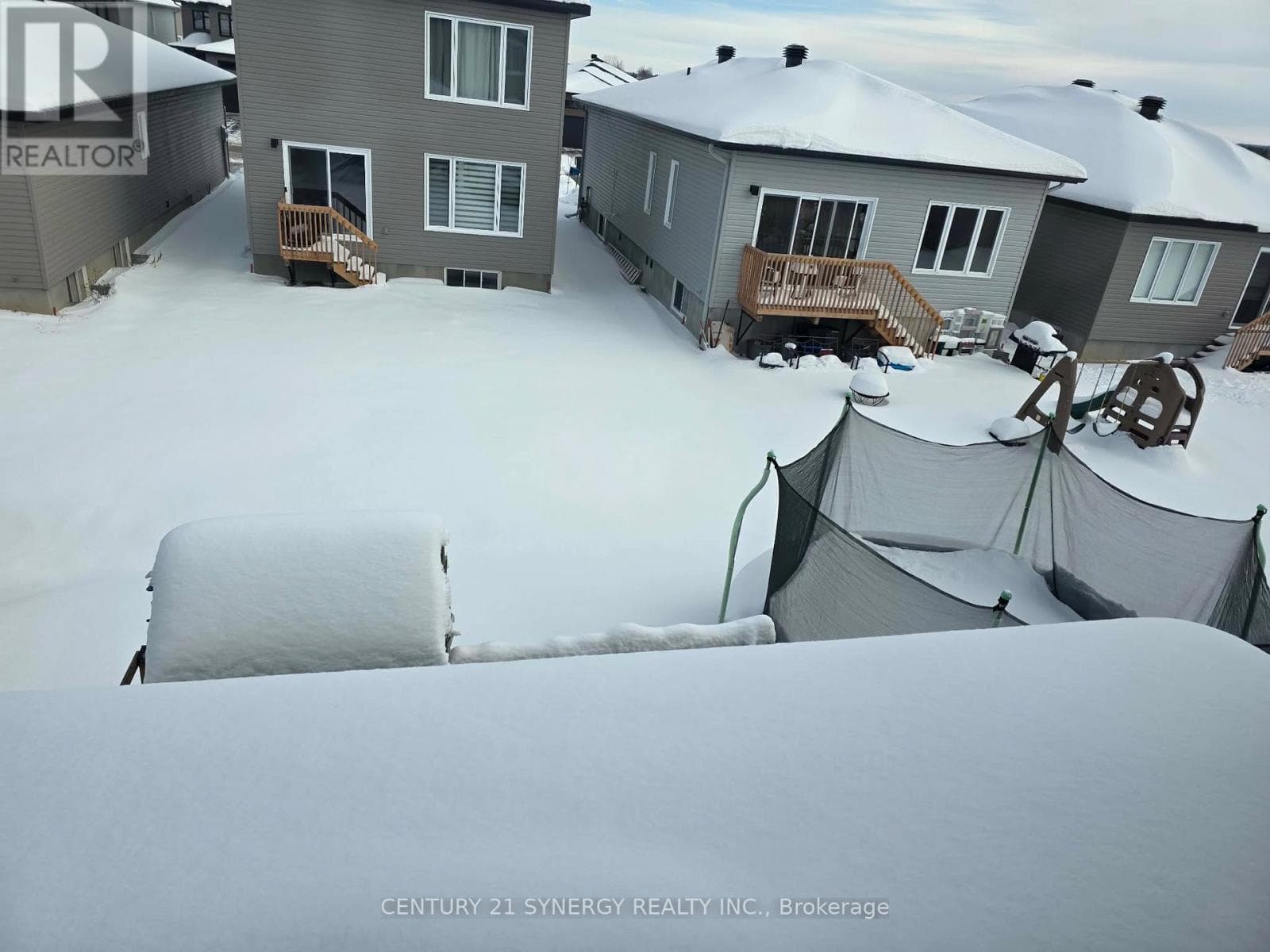 527 CHAMBORD STREET — photo 4