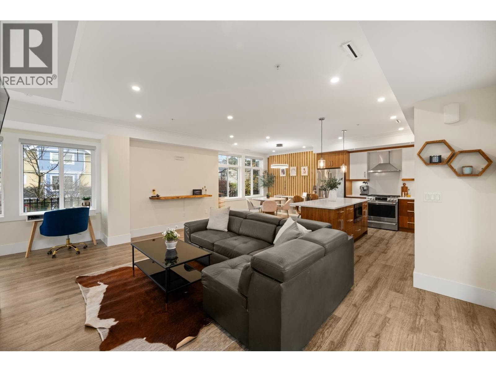 4931 47A AVENUE AVENUE — photo 5