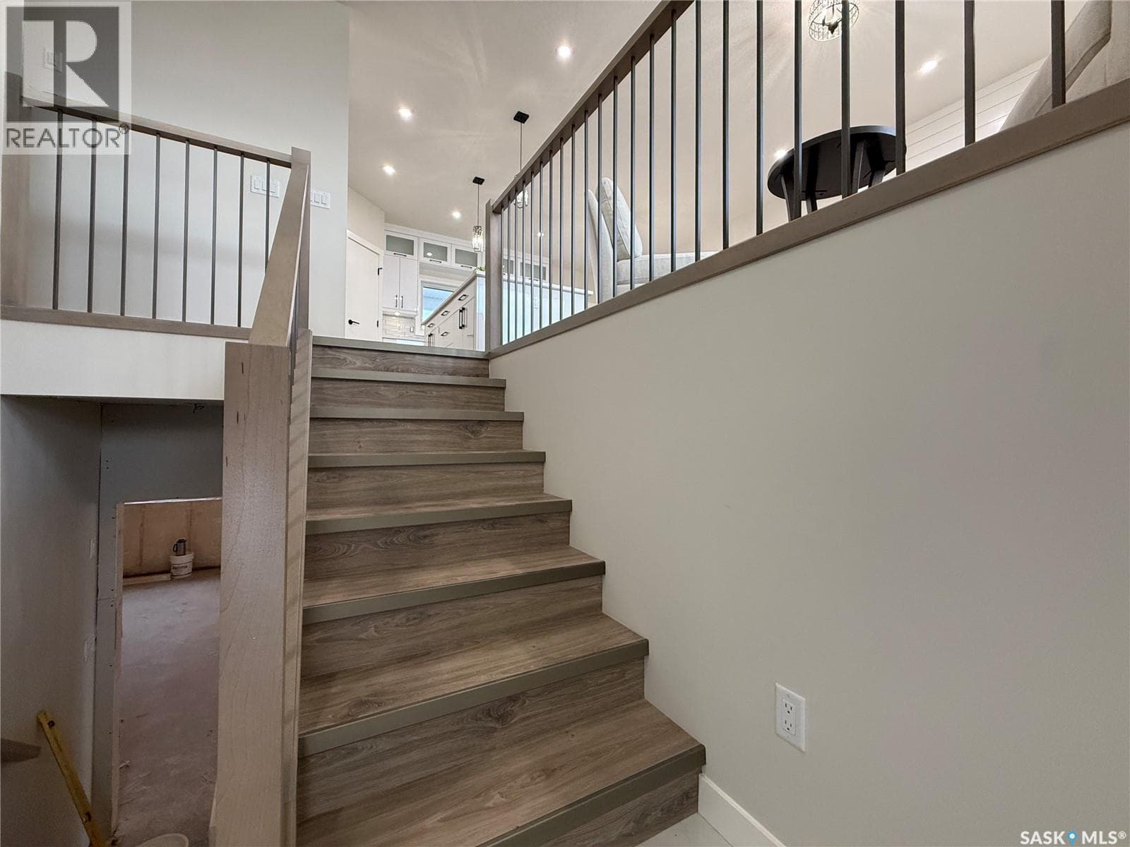 806 Ballesteros CRESCENT — photo 4