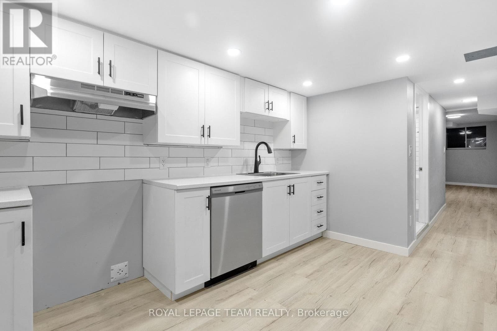 883 SOMERSET STREET WEST — photo 5