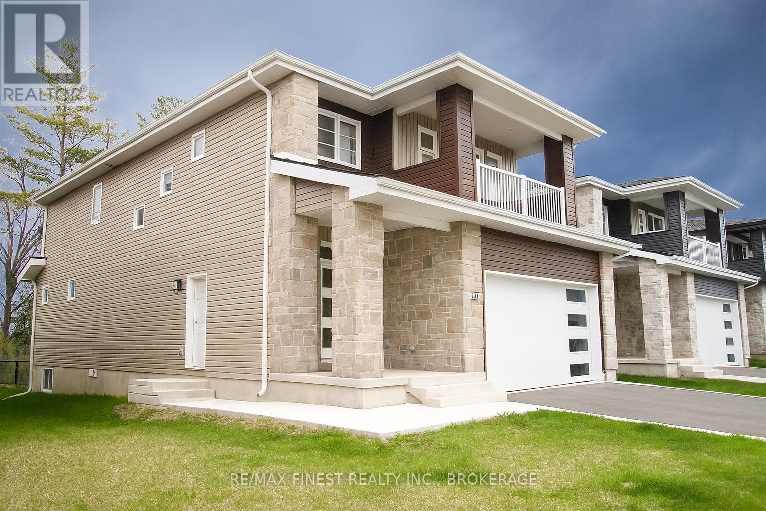 313 PRATT DRIVE — photo 2