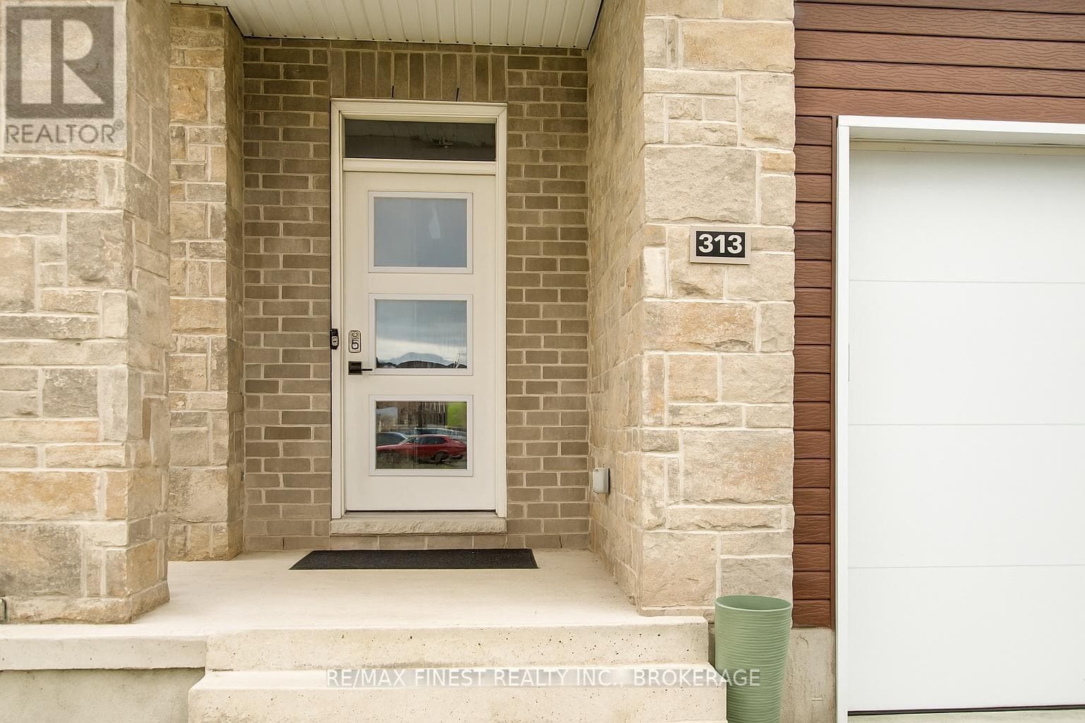 313 PRATT DRIVE — photo 3