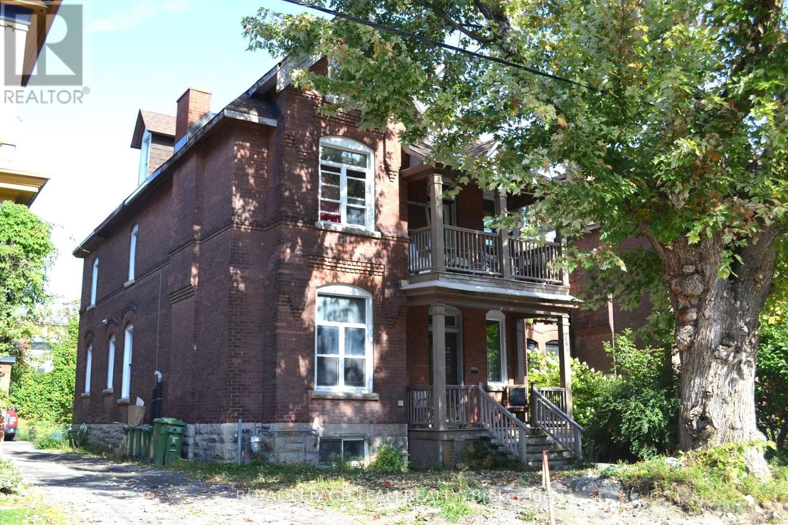 489 MACLAREN STREET in CENTRETOWN