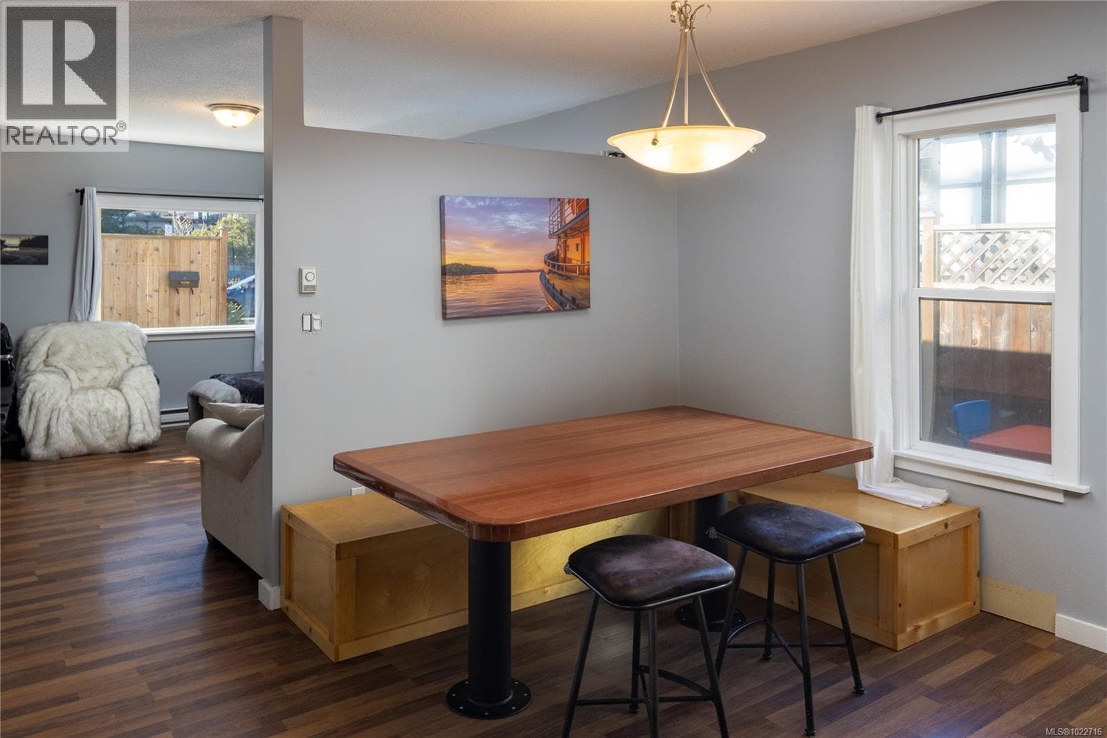 948 MASON STREET — photo 3