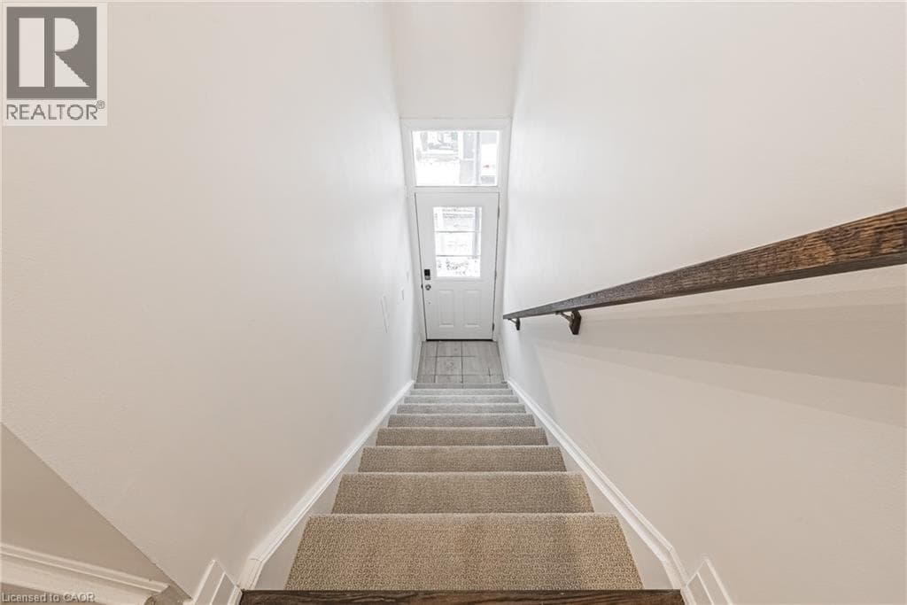 120 COURT Drive Unit# 8 — photo 4