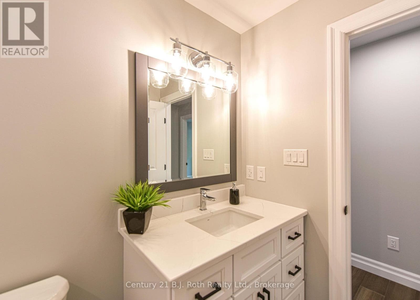 3324 BRAMSHOTT AVENUE — photo 4