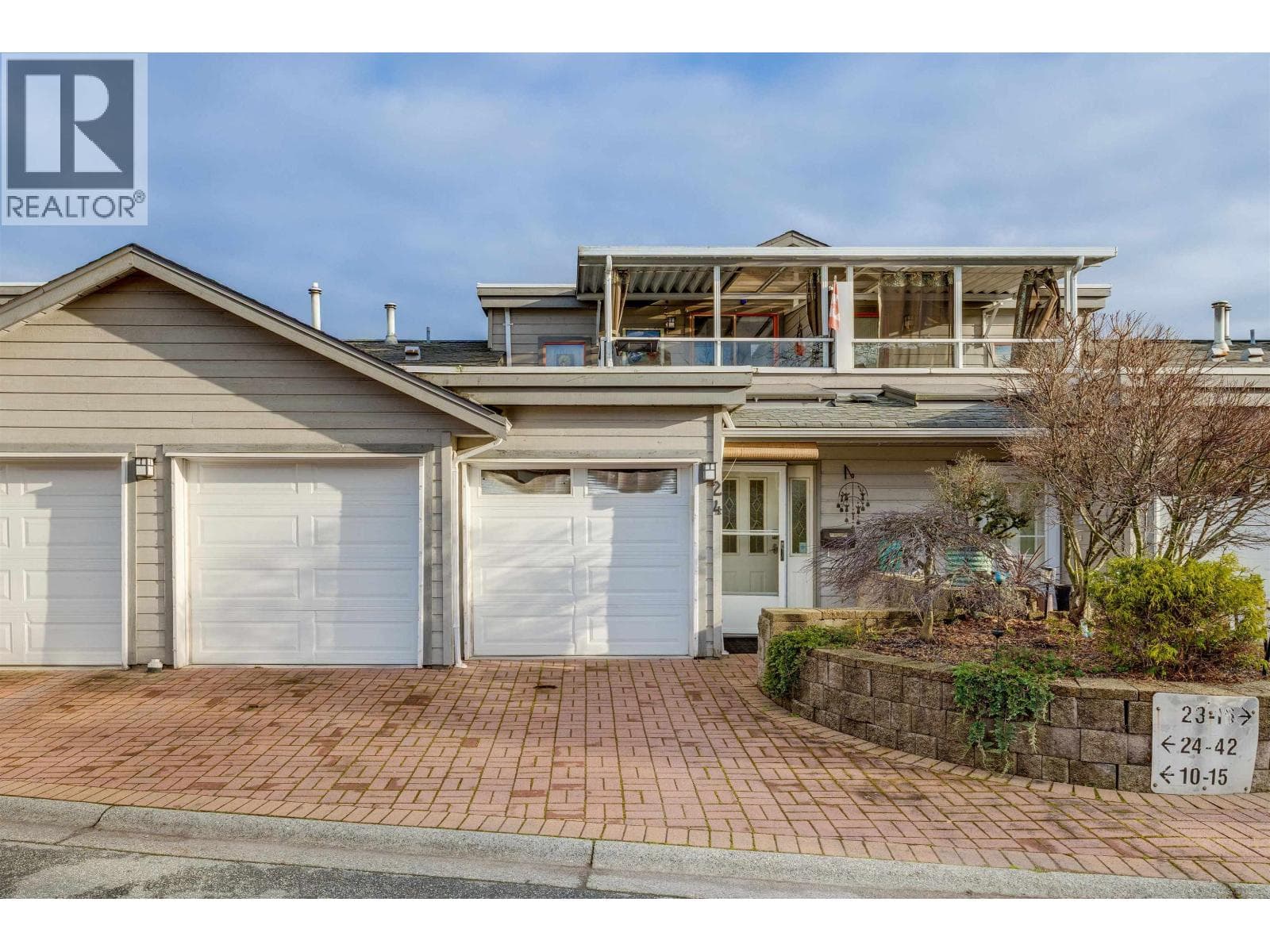 24 323 GOVERNORS COURT in Glenbrooke South