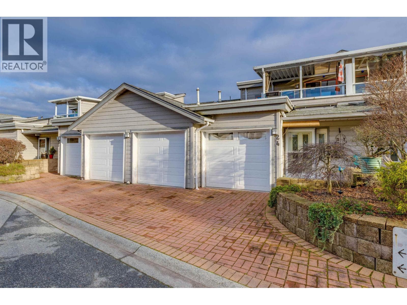 24 323 GOVERNORS COURT — photo 2