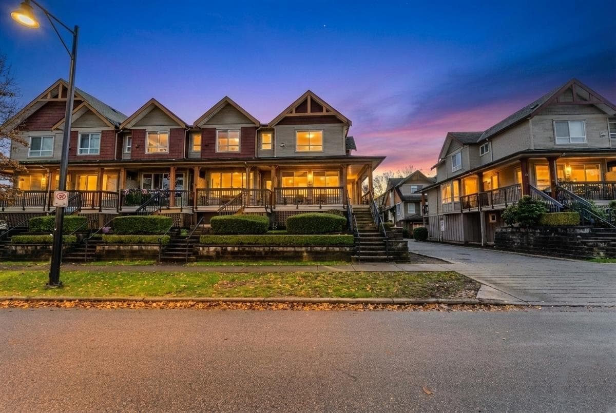 26 16772 61 AVENUE in Surrey Centre
