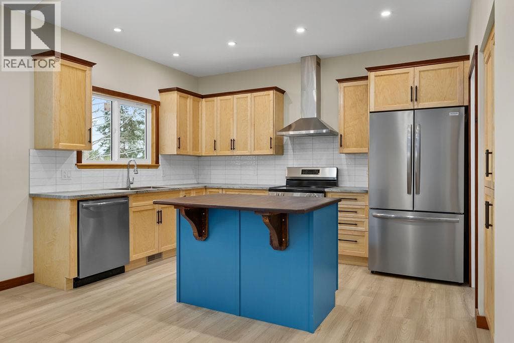766 Balsam Road, Interior REALTORS® — photo 4