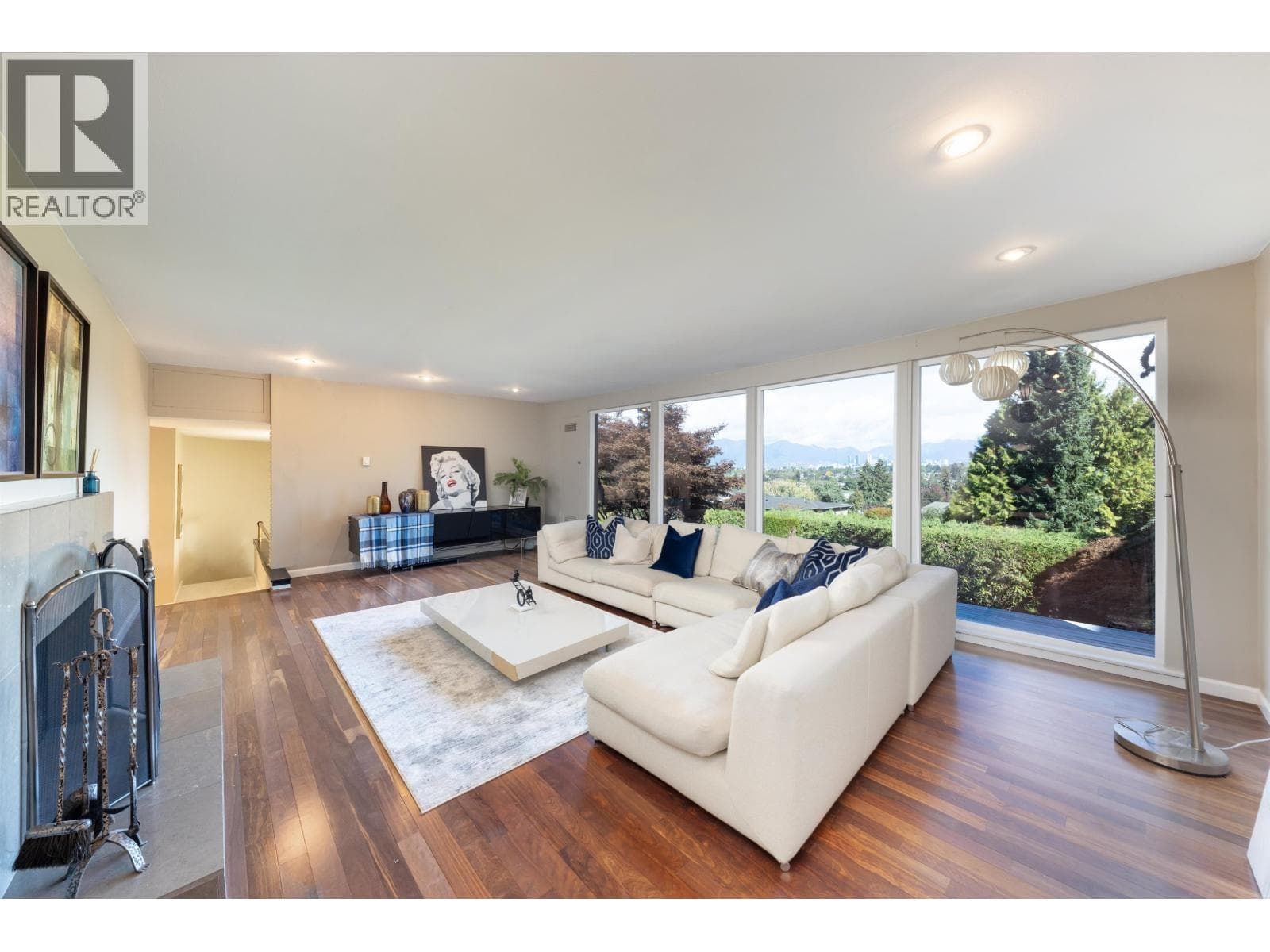 4393 PUGET DRIVE — photo 2