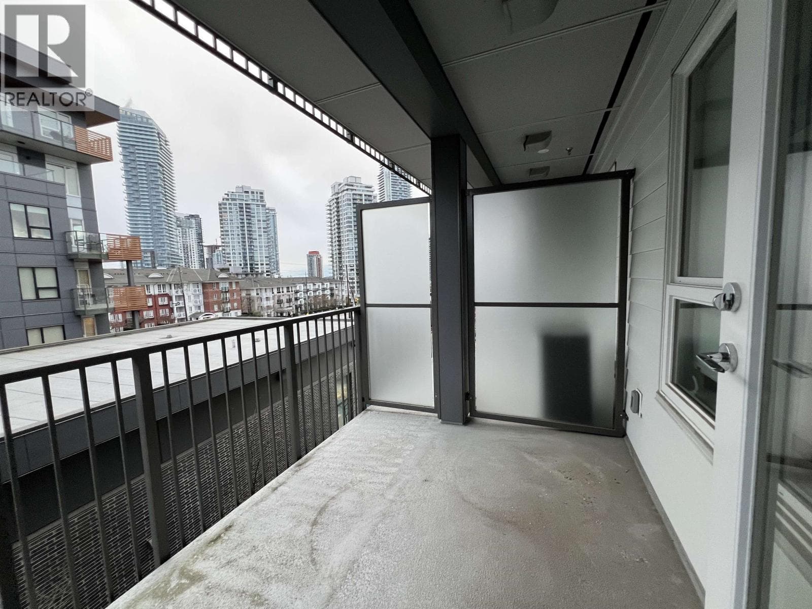 304 648 LEA AVENUE — photo 3