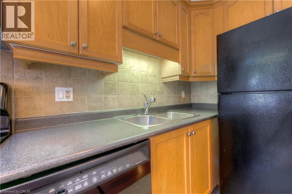 555 KING STREET EAST UNIT 109 — photo 3