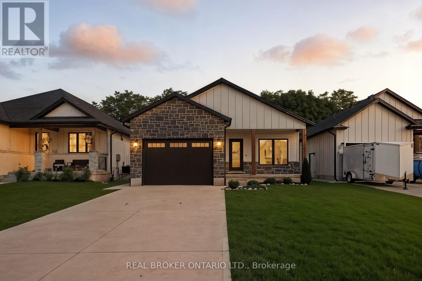 7 MACNEIL Court in 