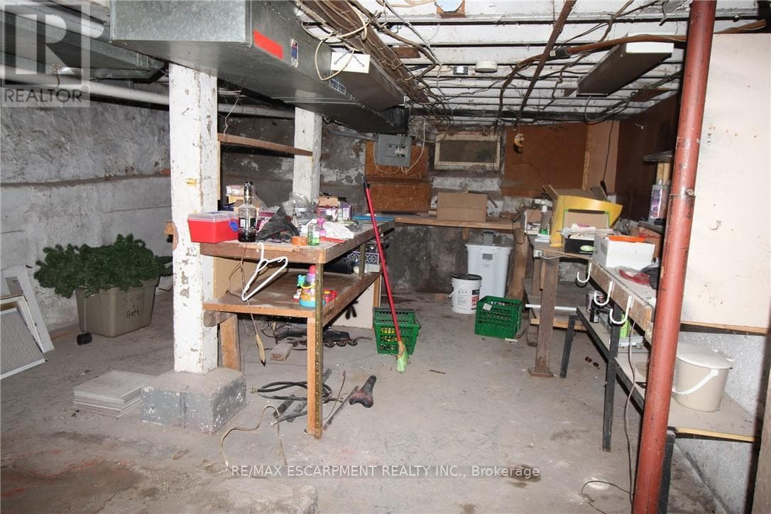 19 EMERALD STREET NORTH, Toronto — photo 2