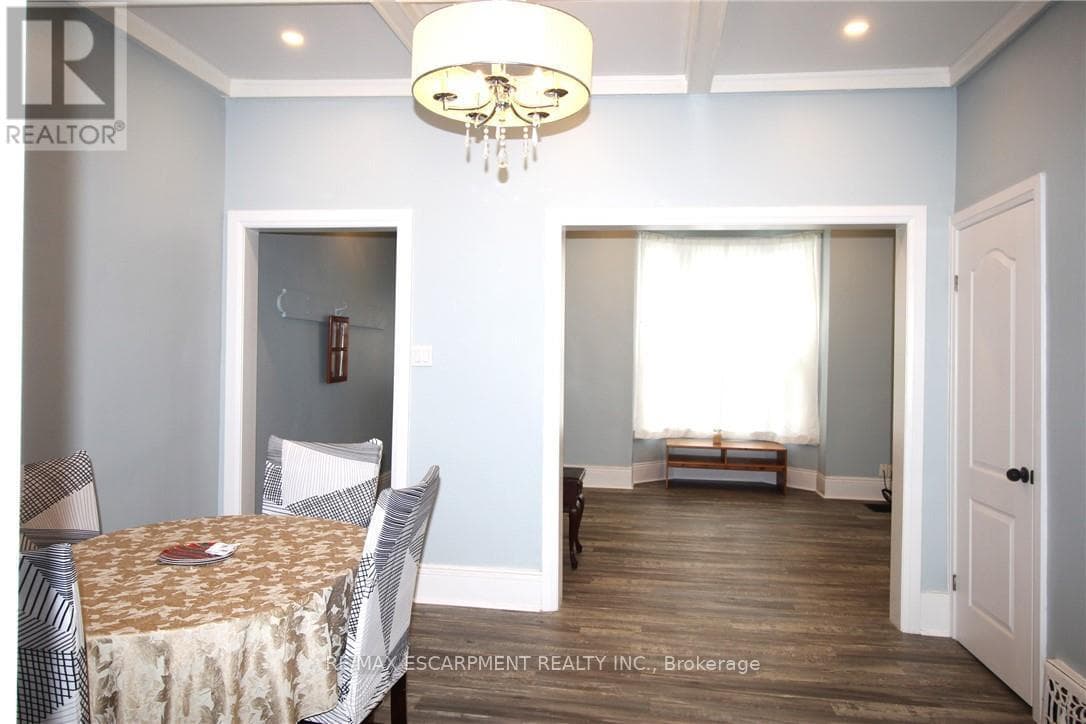 19 EMERALD STREET NORTH, Toronto — photo 3