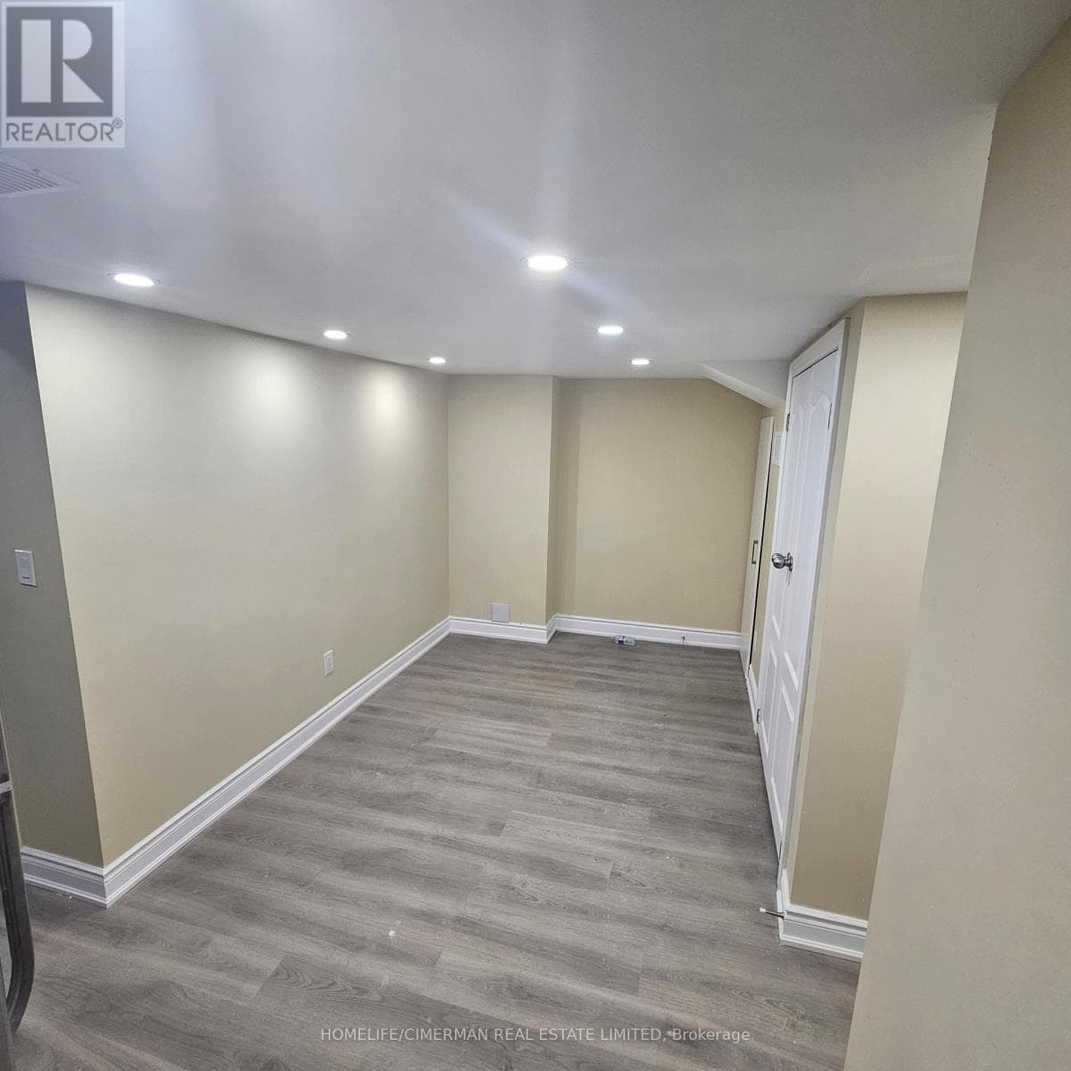 BSMT - 140 CADILLAC CRESCENT — photo 3