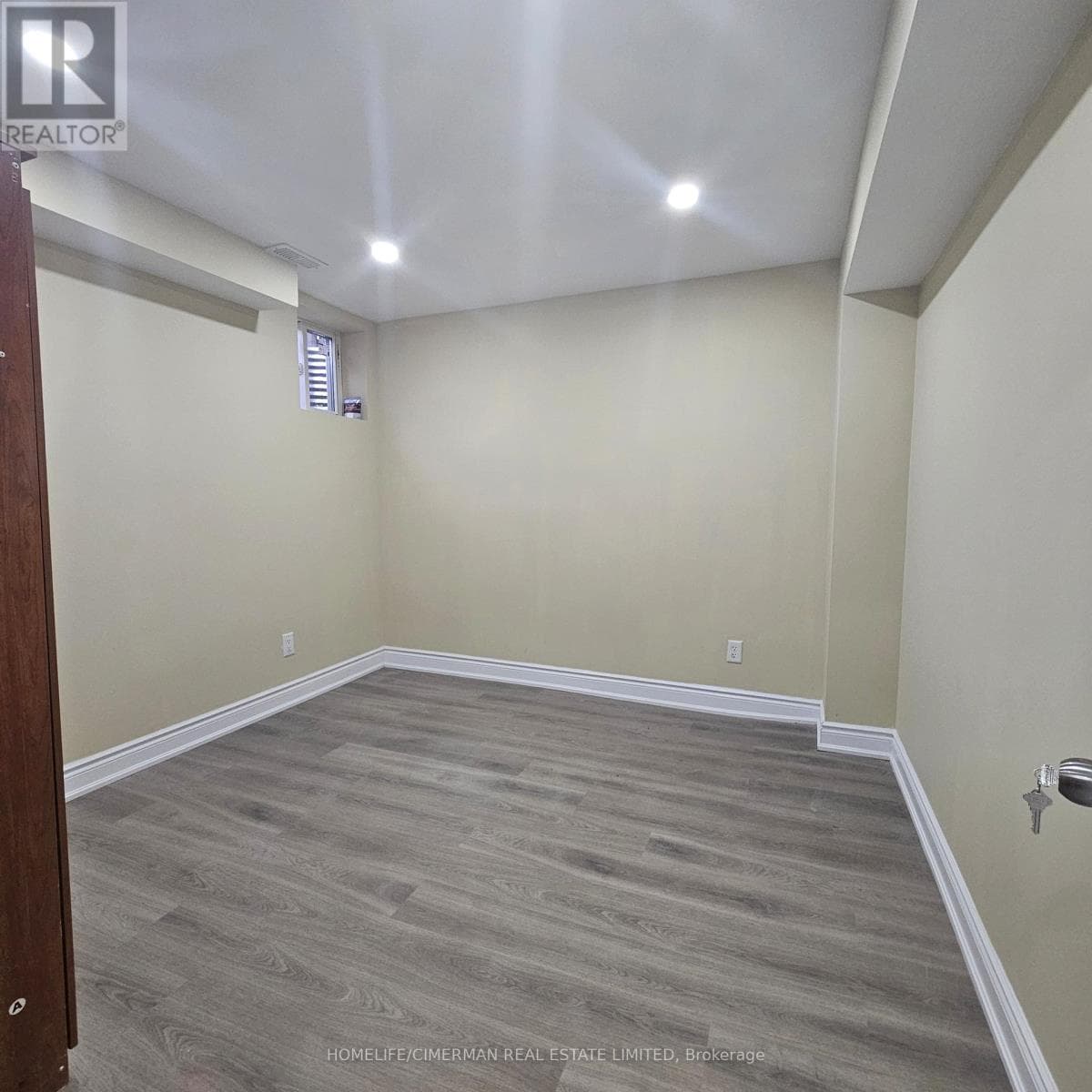 BSMT - 140 CADILLAC CRESCENT — photo 2