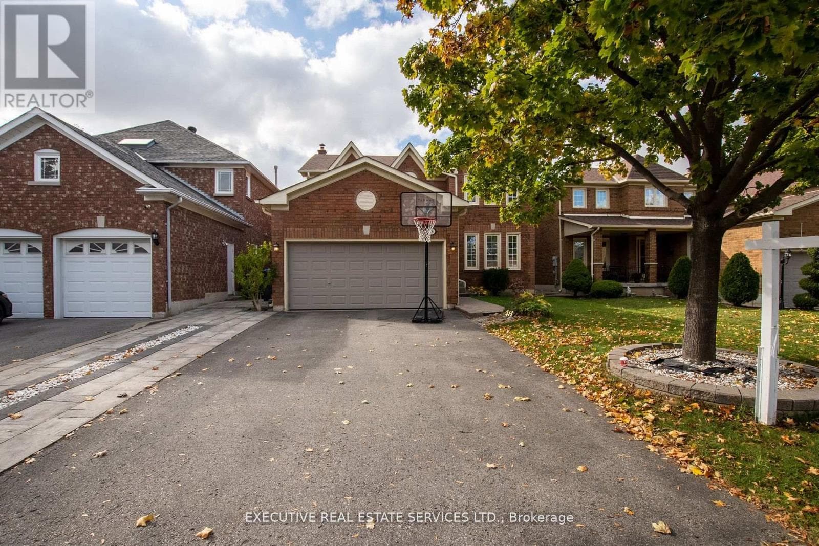 48 EAGLERIDGE DRIVE — photo 3