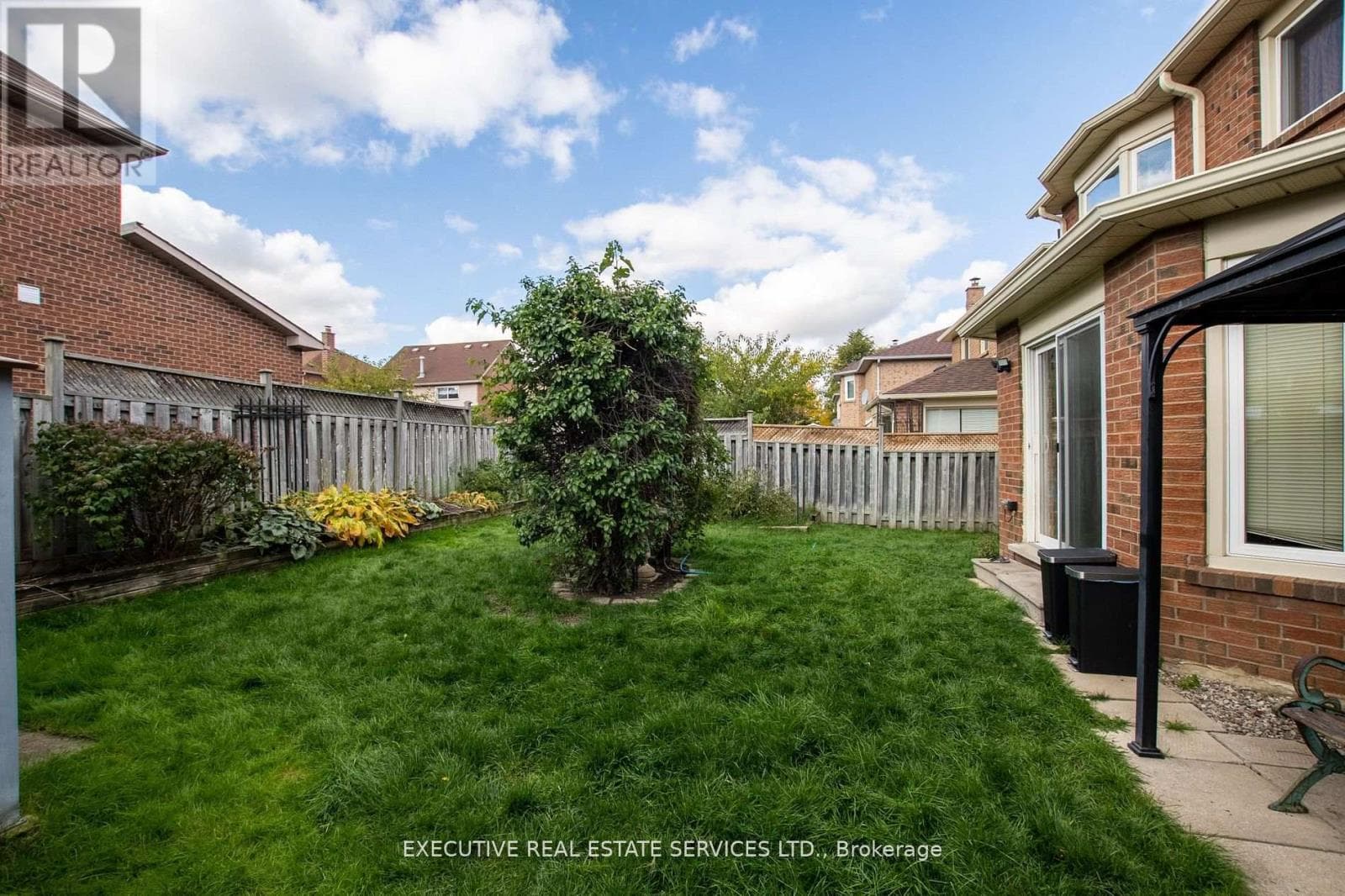 48 EAGLERIDGE DRIVE — photo 4