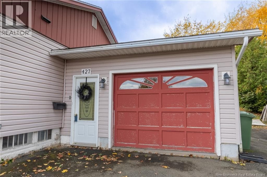 427 HOLDEN STREET — photo 3