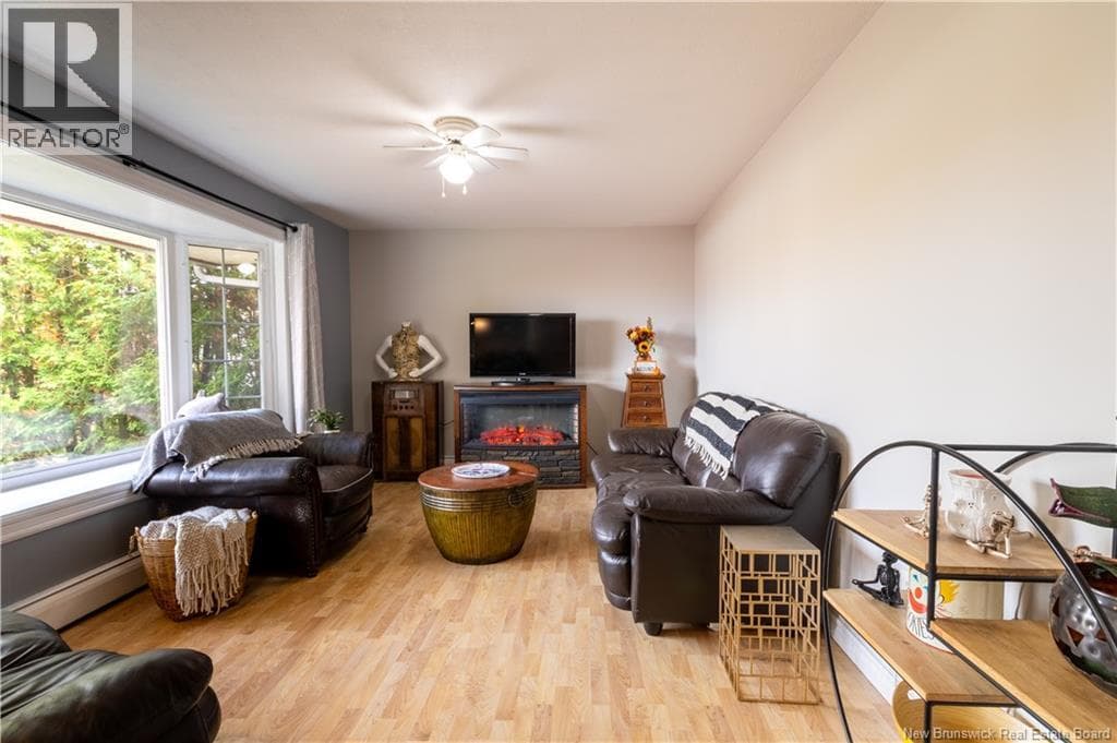 427 HOLDEN STREET — photo 4