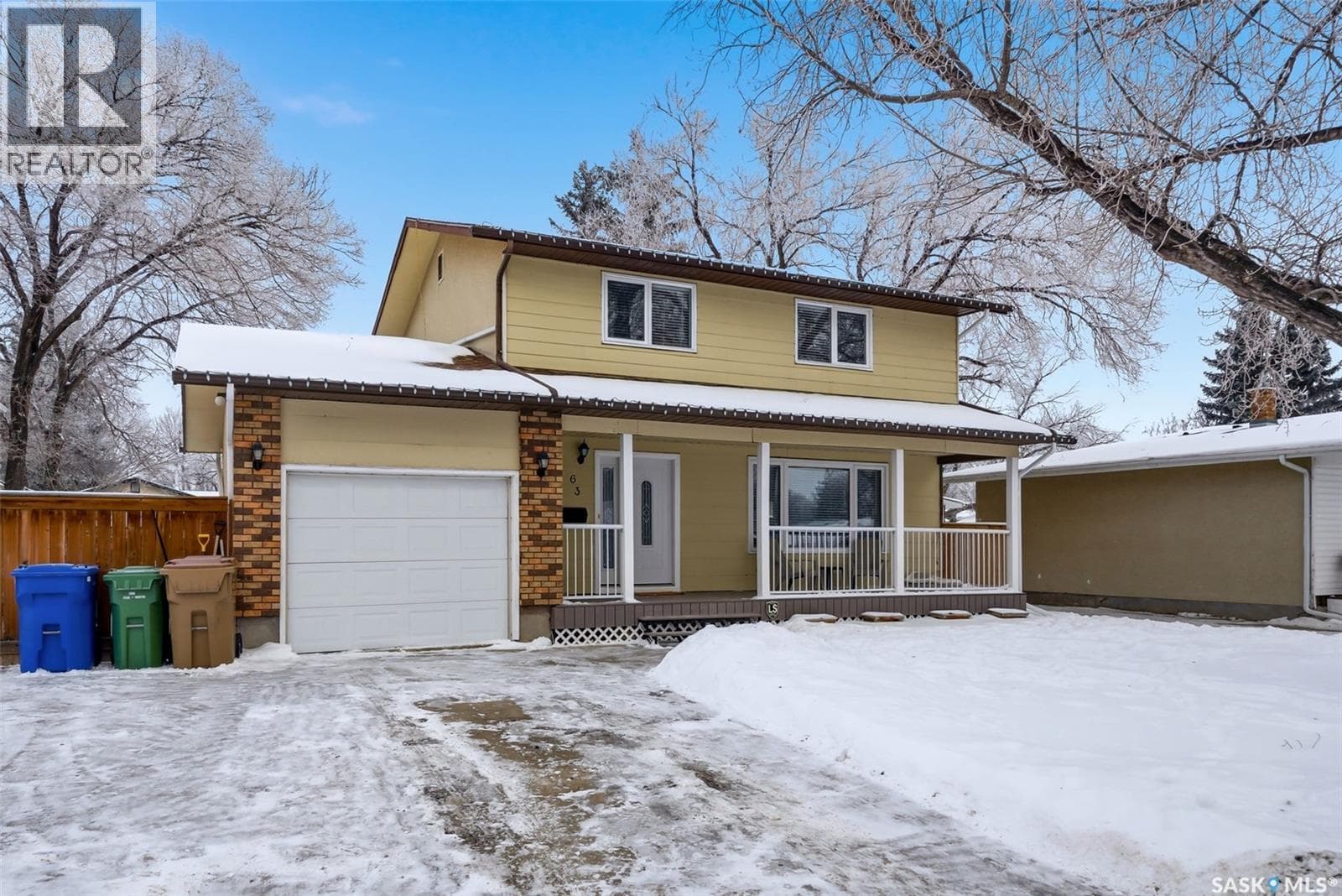63 FIELD CRESCENT — photo 2