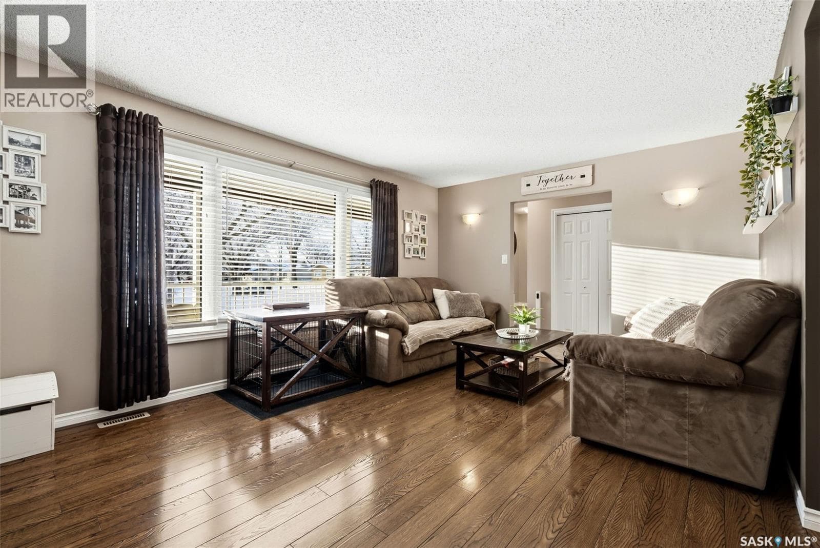 63 FIELD CRESCENT — photo 4