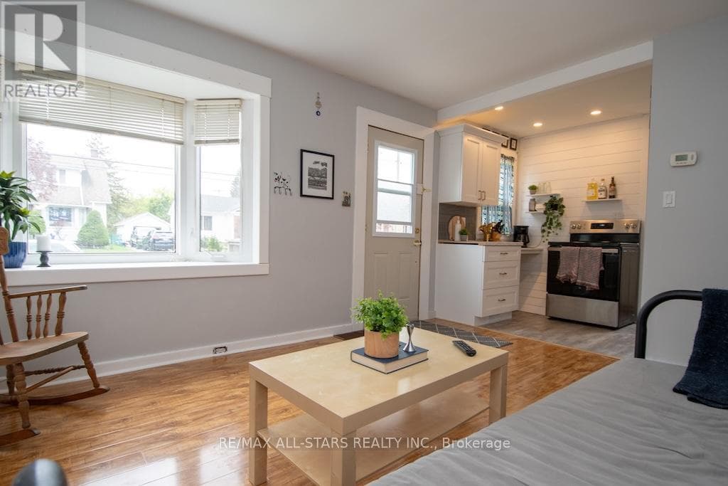 32 ADELAIDE STREET SOUTH, Central Lakes — photo 3
