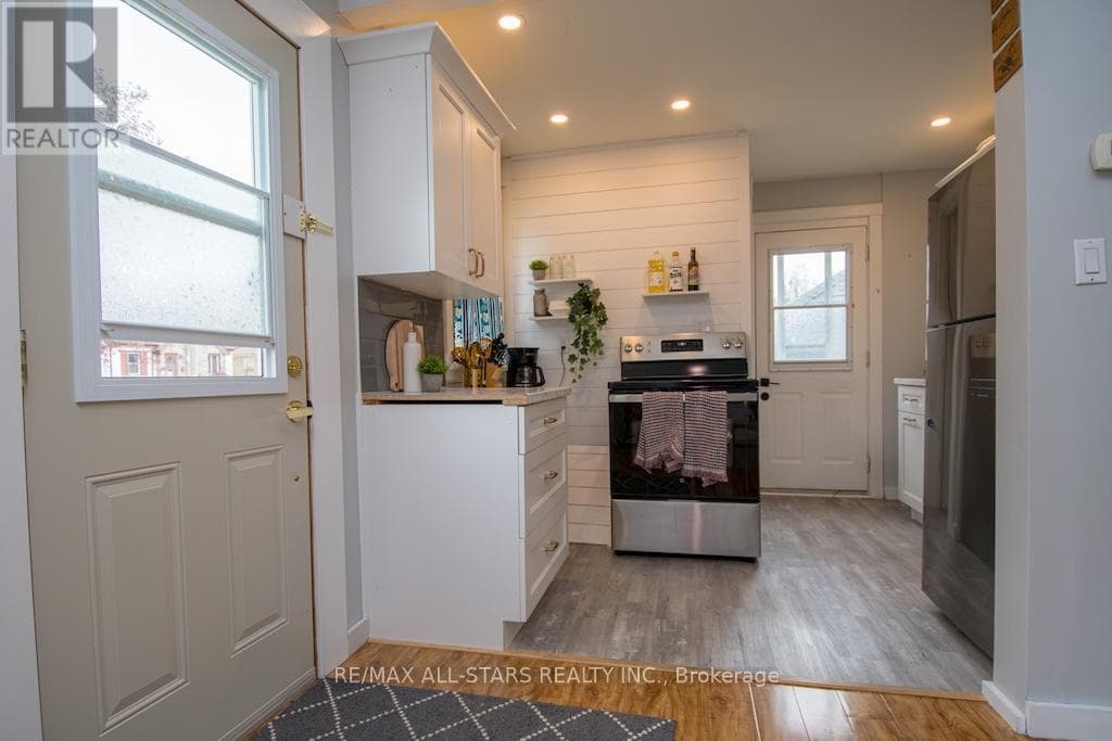 32 ADELAIDE STREET SOUTH, Central Lakes — photo 4