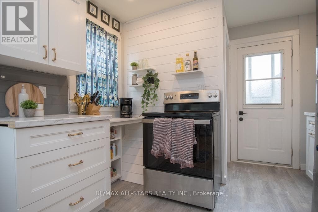 32 ADELAIDE STREET SOUTH, Central Lakes — photo 5