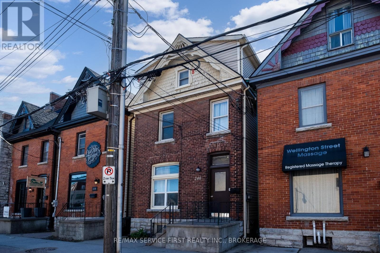 240 WELLINGTON STREET in Inner Harbour