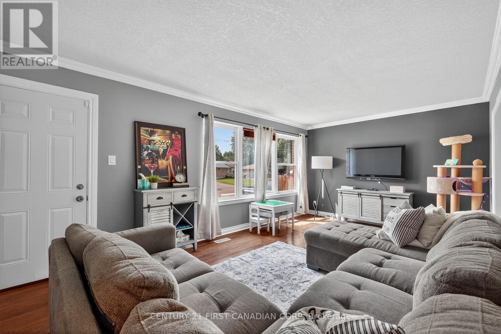 204 BURNSIDE DRIVE — photo 4