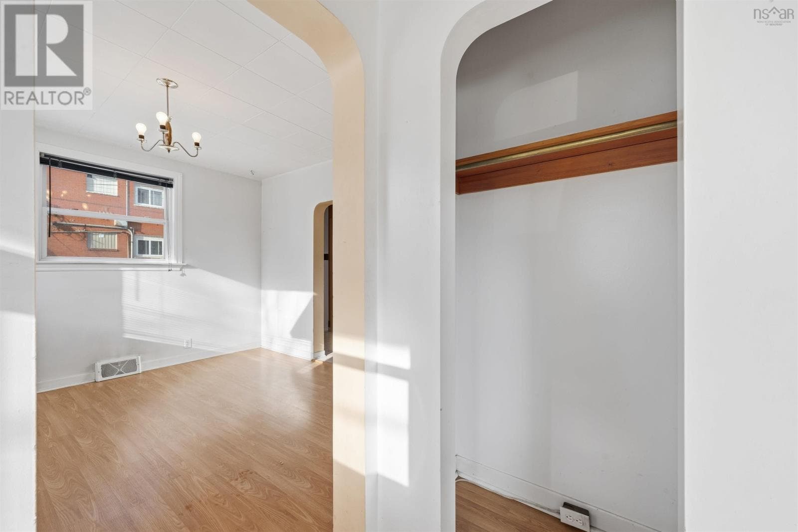 13 FRANKLYN STREET — photo 2