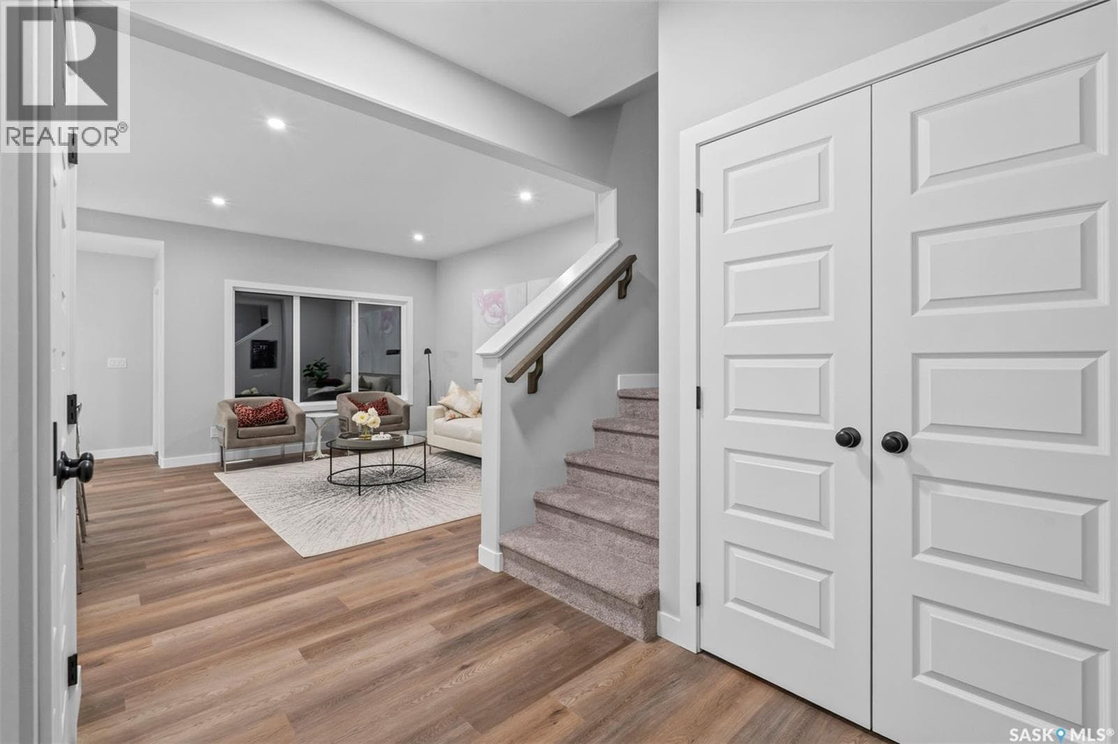 9 Vancouver CRESCENT — photo 3