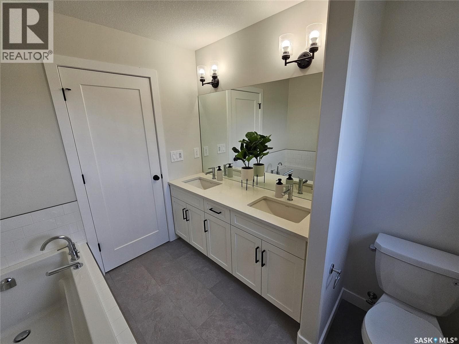 7 Vancouver CRESCENT — photo 2