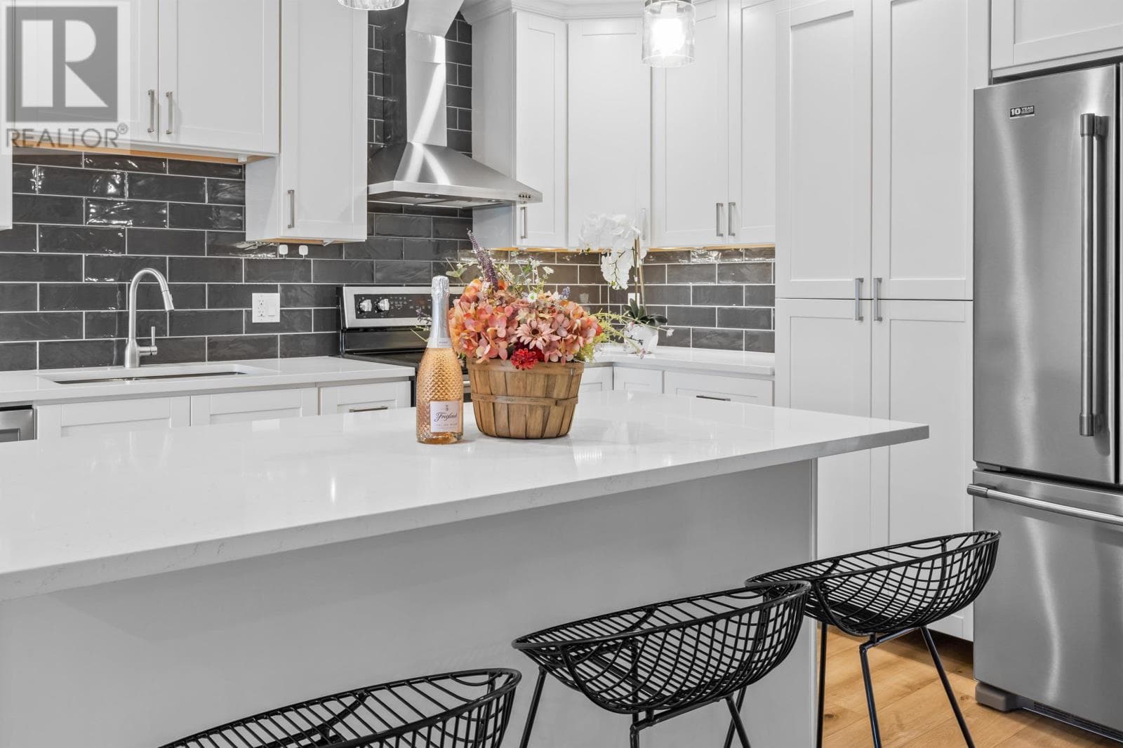 62 KINDRED AVENUE — photo 4