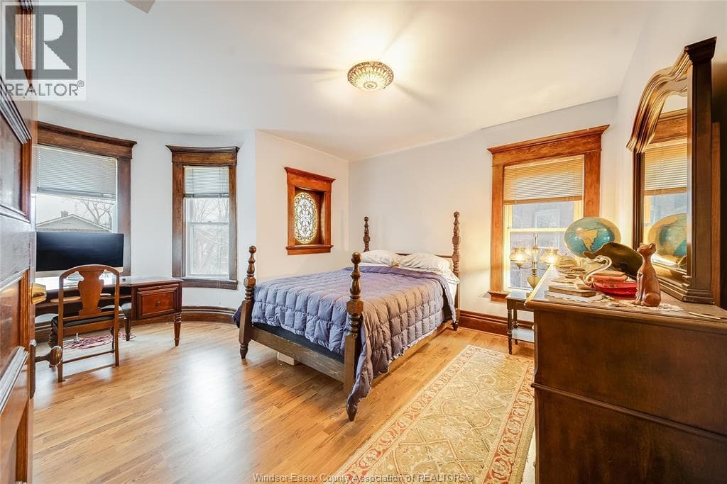 259 WELLINGTON STREET West — photo 5