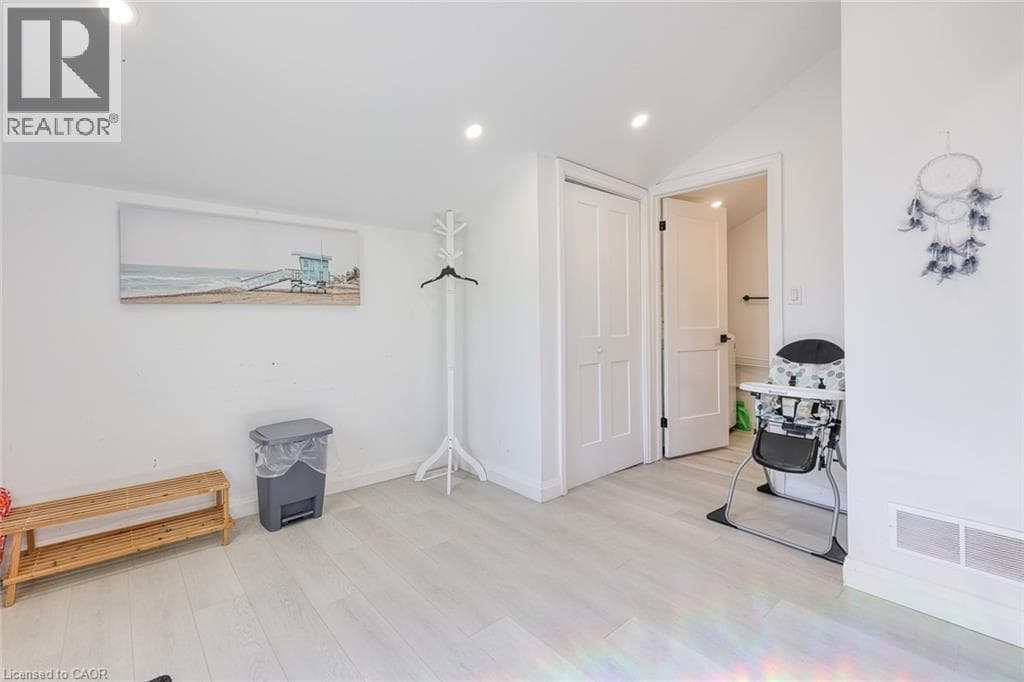 51 VICTORIA Street — photo 3