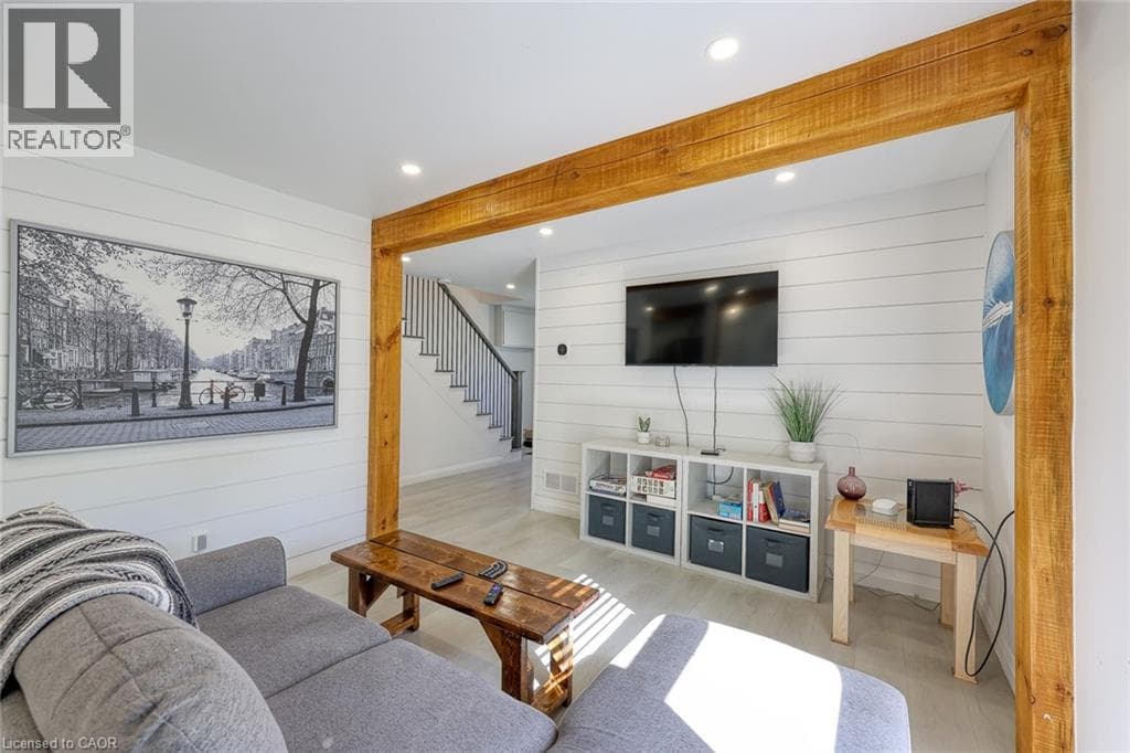 51 VICTORIA Street — photo 4