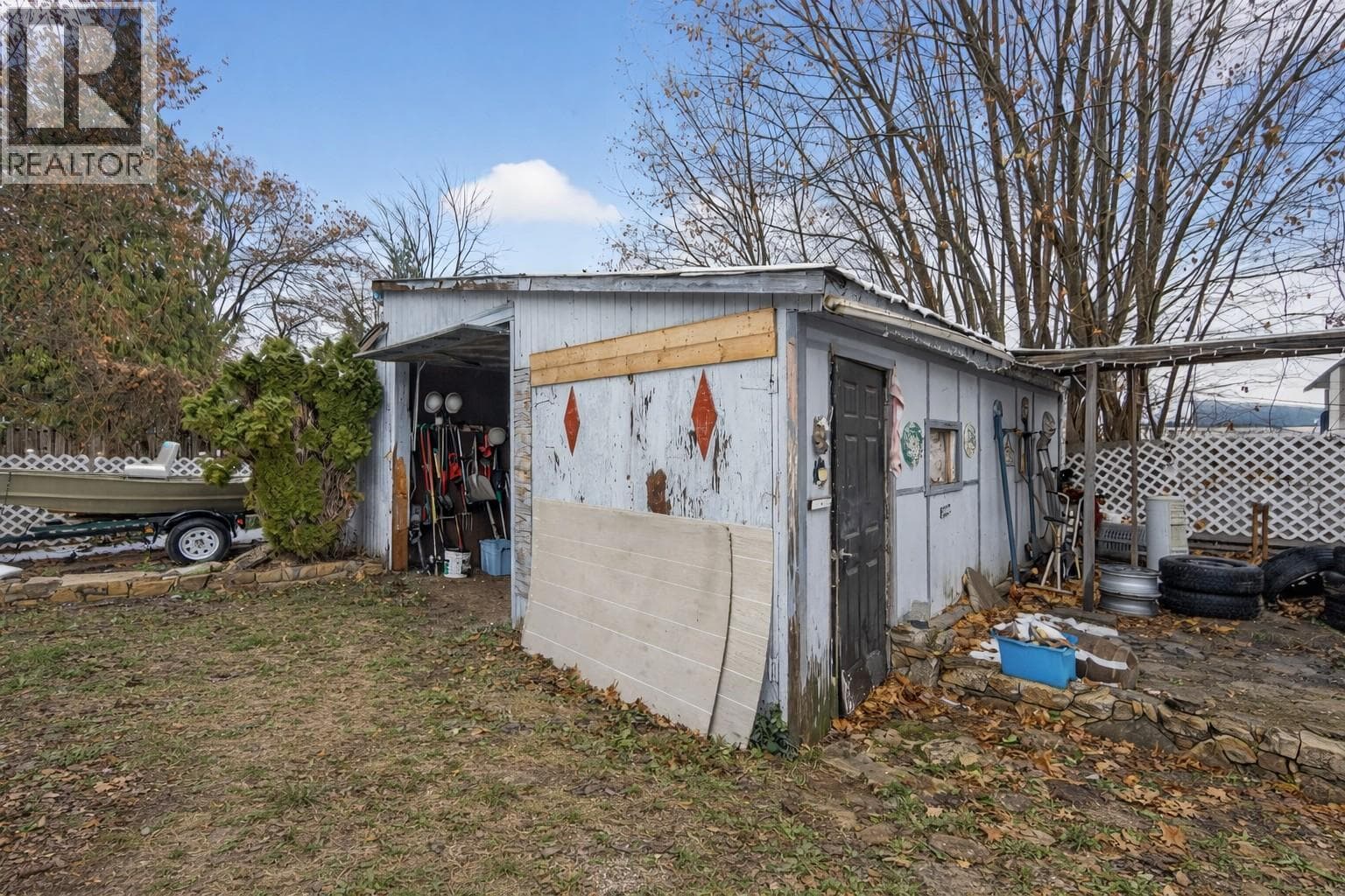 7331 52 Street NE, Interior REALTORS® — photo 5