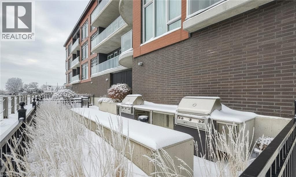 38 HARBOUR Street Unit# 306 — photo 4